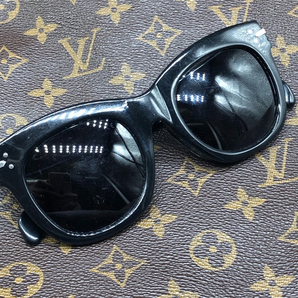 CELINE Sunglasses Oversized Classic Black Dark CL 41083/F/S has scratches - Picture 1 of 11